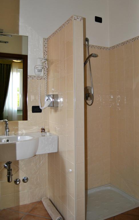 Hotel Aquila Castelfranco Emilia Phòng bức ảnh