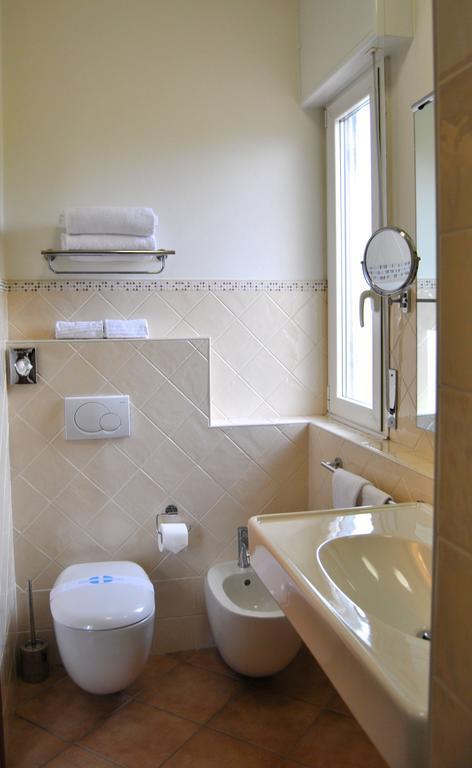 Hotel Aquila Castelfranco Emilia Phòng bức ảnh