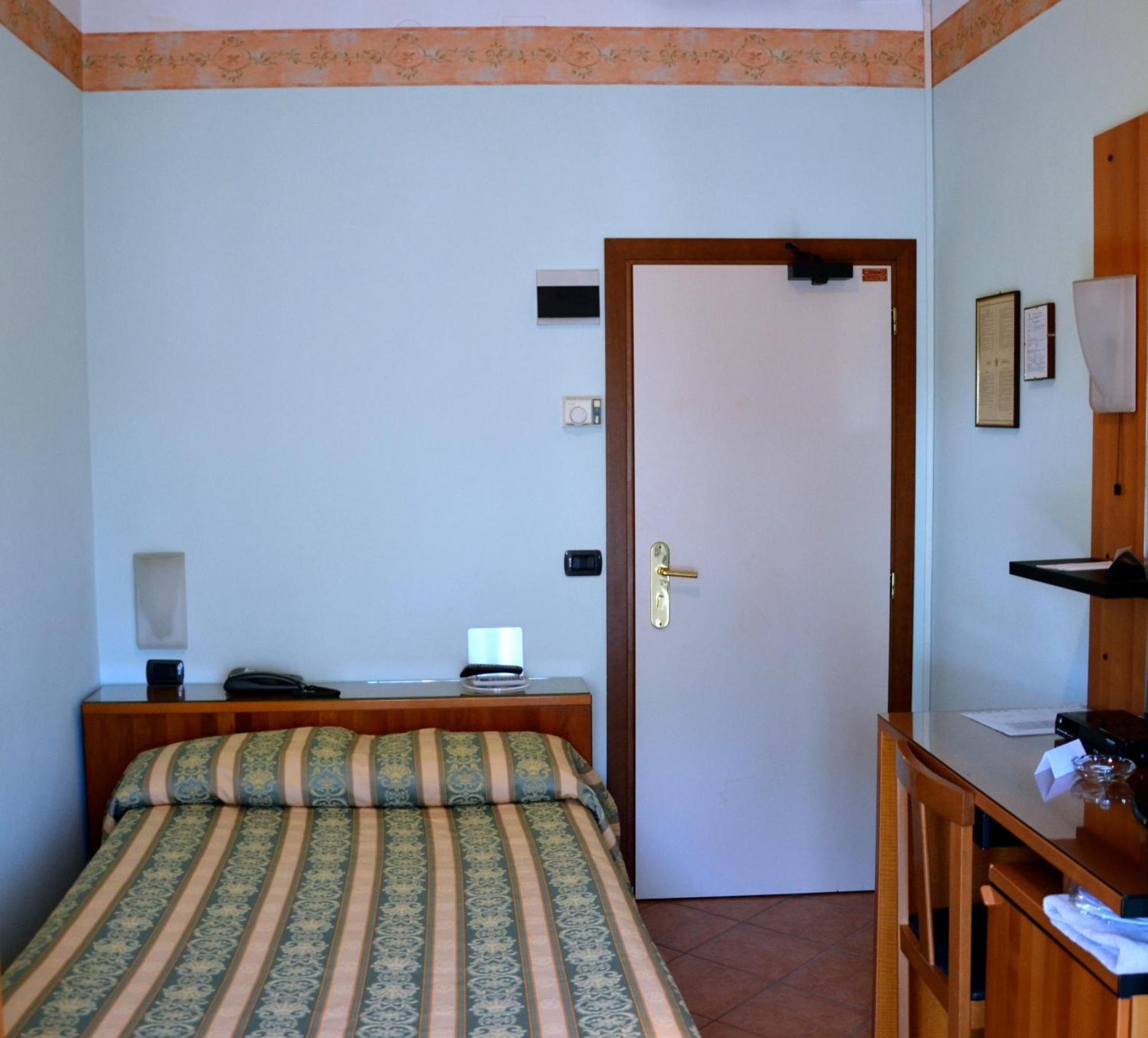 Hotel Aquila Castelfranco Emilia Phòng bức ảnh